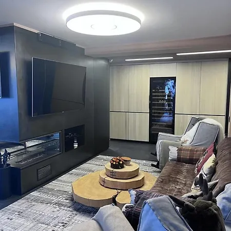 Exclusive 3 Bedroom In 1850 White Pearl Apartment